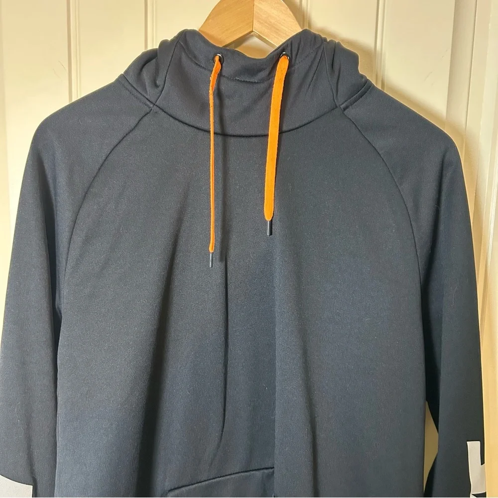 Nike Thermafit Men’s Black Hoodie, Long Sleeve, Center Pocket, Athletic,‎ Large